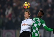 Vitória de Guimarães vs Moreirense • Faltam três jornadas para o término da Liga NOS, e o Moreirense dá passos seguros para alcançar a manutenção. Para o Vitória de Guimarães resta jogar para honrar a camisola, pois dificilmente conseguirá chegar aos lugares europeus. O nosso prognóstico é...