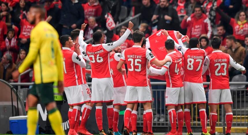Paços de Ferreira vs Sporting de Braga • O Sporting de Braga, chega a este jogo depois de deixar fugir dois pontos em Santa Maria da Feira. Um jogo em que os “guerreiros do Minho” foram muito perdulários. Tiveram inclusive oportunidades para fechar o jogo, mas faltou aquilo que melhor caracteriza o Sporting de Braga,